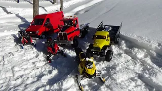 Rc FAIL 2x snomobile breaking,rc scale truck 4x4 run on snow,RMK big air.