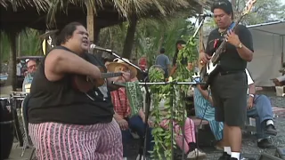 Israel "IZ" Kamakawiwoʻole - "Ahi Wela - Twinkle Twinkle Little Star" Live