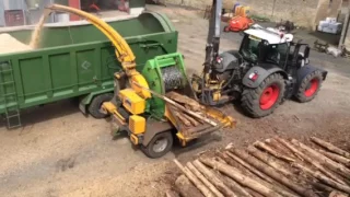 Fendt 939 black beauty chipping