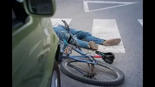 Идиот специально сбил велосипедиста и скрылся с места ДТП. Ищу очевидцев.