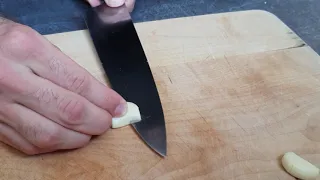 How to peel and cut garlic | Hurry The Food Up