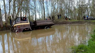 IFA W 50 im Wasserloch versenkt