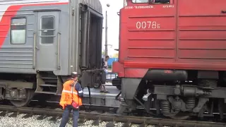 2ТЭ10УТ-0078 сцепка с пассажирским поездом