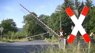 Spoorwegovergang Derneburg (D) // Railroad crossing // Bahnübergang