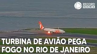 Turbina de avião pega fogo e deixa passageiros assustados