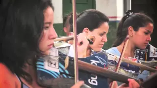 "Villancico" Cateura Recycled Instruments Orchestra. Berta Rojas. Luis Àlvarez