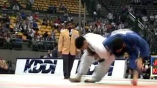 Hwang Hee-Tae's illegal waki-gatame