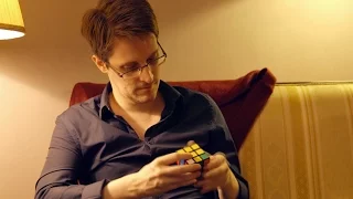 Watch Edward Snowden Solve a Rubik's Cube in a Minute