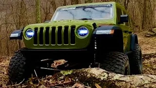 JEEP RUBICON JL | AXIAL SCX-6 FIRST RUN | BREAKING IT IN EASY (It’s BIG & It’s FUN)