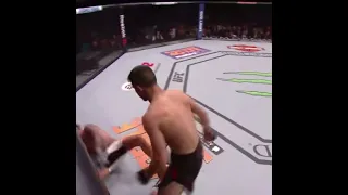 Spectacular head kick knockout by Yair Rodríguez