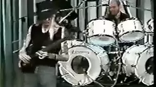 Johnny Winter - Jumpin' Jack Flash ... INCREDIBLE WAILING PERFORMANCE!