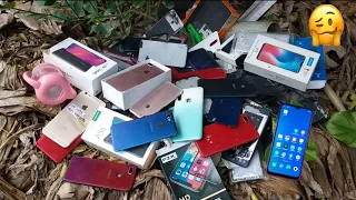 Surprised to see so many phones thrown away || Restore a broken phone