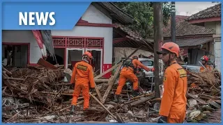 Hundreds dead and injured after tsunami hits Indonesia following Krakatoa volcano eruption