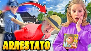 GIORGIA LADRO RUBA UN GIOCO E PAPÀ SALVO VIENE ARRESTATO DALLA POLIZIA E VA IN PRIGIONE! *Piange*