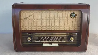 Vadásztölténygyár -  R856 "DIADAL" - Régi magyar elektroncsöves rádió 1958-ból