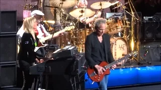 Fleetwood Mac - Go Your Own Way (05/07/2015 Leeds)