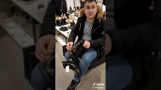 Мужик в магазине 😂АНЕКДОТ😂