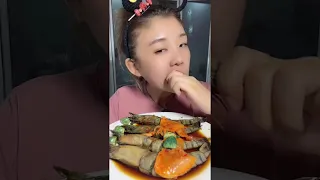 Woman Eating Show, Eating raw shrimp with chili sauce, asmr shound