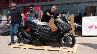 unboxing HONDA FORZA350 scooter 2024