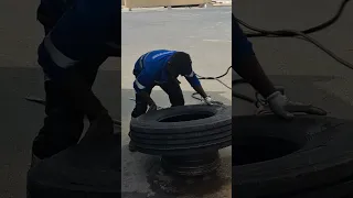 install 12R22.5 Tubeless Tire #shorts #short #tire #install #replace