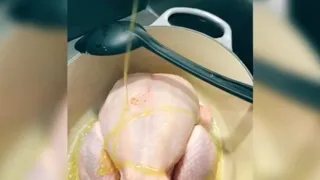 Poulet en cocotte avec ses pommes de terres fondantes