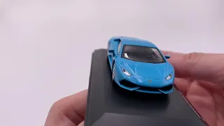 Kyosho 1:64 Lamborghini HURACAN  with display cover and base