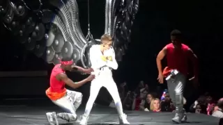 Justin Bieber- Full Intro/"All Around The World" Believe Tour 1/12