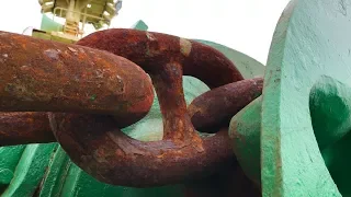 Dropping the anchor 16 ton on VLCC (very large crude oil carrier)