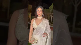 Mohabbatein fame Kim Sharma looks gorgeous in white pearl saree