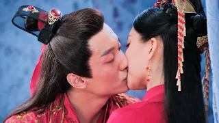 Sex scene!He couldn't help but rushed straight up to forcibly kiss the bride, she was shy💕CDrama