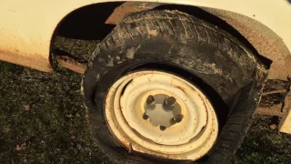 Can you drive on a Flat tire? Here is what happens if you do bye bye tyre.