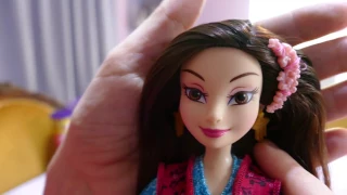 Disney Descendants - Lonnie Doll - Opening and Review