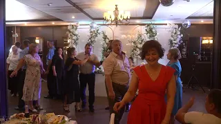 Танцевальный батл на свадьбе УБИЛ ТАМАДУ В ХЛАМИЩЕ