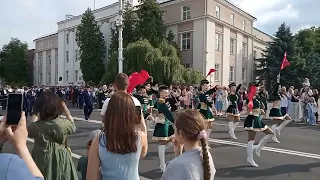 Алые паруса . Брест .Выпускники  одинадцатиклассники . Площадь Ленина #брест #школа #парад