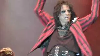 Alice Cooper - Hello Hooray and House Of Fire (Cropredy Festival 2013, 08/08/2013)