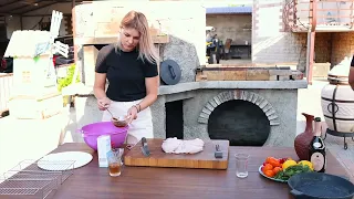 FRYING CHICKEN with QUAILS in a COUNTRY WOOD STOVE.