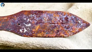 Restoration of a abandoned Very Rusty Knife