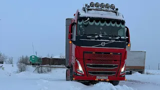 Заглушил в мороз((Тяжелый запуск Вольво на Севере,Платный мост Уренгой