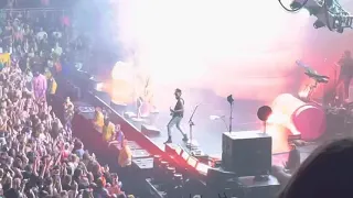 Machine Gun Kelly - Misery Business (live at Peterson Events Center)