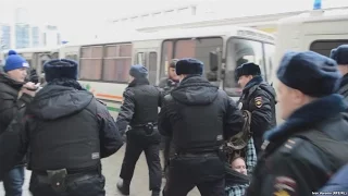 Полиция разогнала акцию в защиту политзаключенных