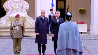 Il Presidente Gentiloni riceve il Presidente francese Macron a Palazzo Chigi (11/01/2018)