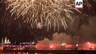 Fireworks over Red Square as Moscow welcomes New Year 2014