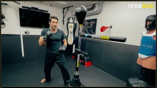 How Hollywood actor Scott Adkins uses the Sparbar 💪