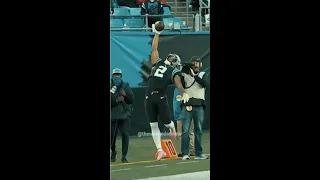DJ Moore INSANE 1 HANDED GRAB 😱 (out of bounds 😢) #nfl #shorts