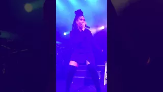 Brandy performs "I Thought" live in DC @ The Howard Theater