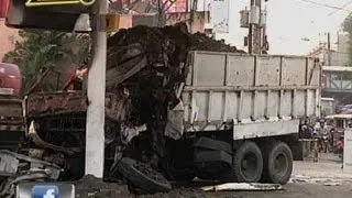 24Oras: Dump truck, sumalpok sa gasolinahan sa Valenzuela; 2, patay