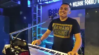 JACKSON DOS TECLADOS  ao vivo na casa de show bora bora  niteroi(360P).mp4