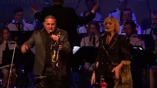 Koncert z okazji 100-lecia Sompoleńskiej Orkiestry Dętej. Występ Golec Orkiestra. Słodycze