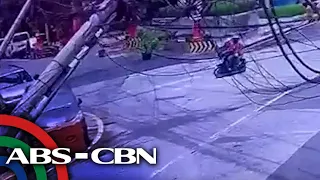 Pagbagsak ng poste ng kuryente at telco sa Binondo sapul sa CCTV | ABS-CBN News