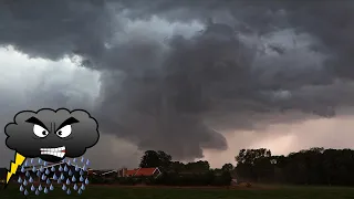 Superzelle mit starker Rotation + Funnel cloud (Denekamp, Niederlande), 9. Juli 2023